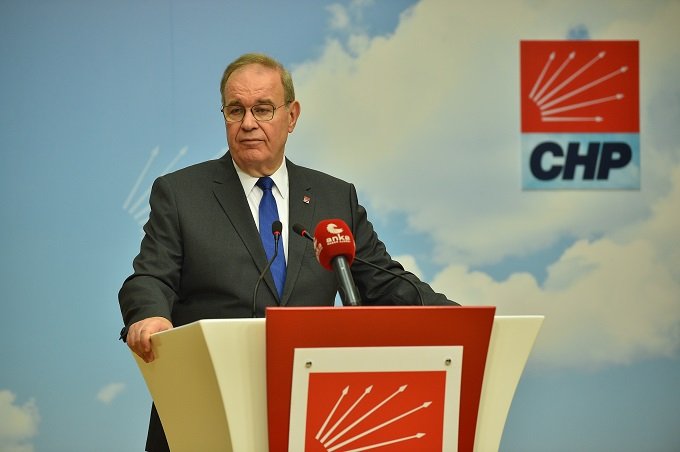 CHP Sözcüsü Faik Öztrak; 'Sarayın bakanları paçayı kurtarmanın derdine düşmüş' CHP Sözcüsü Faik Öztrak; 'Sarayın bakanları paçayı kurtarmanın derdine düşmüş'
