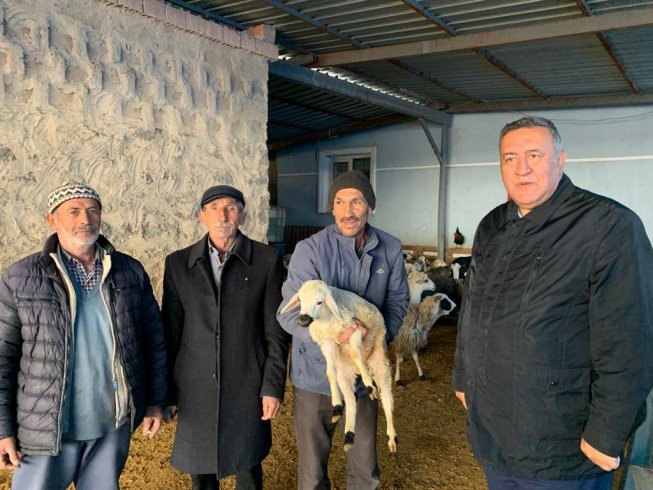 CHP'li Gürer: 'Besici dertli, kasap dertli, tüketici dertli. Vatandaş ete hasret' CHP'li Gürer: 'Besici dertli, kasap dertli, tüketici dertli. Vatandaş ete hasret'