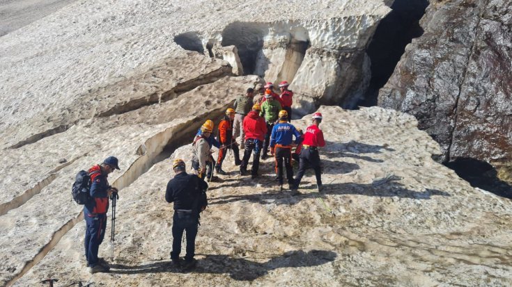 Cilo Dağı buzul bölgesinde tırmanış yapan 4 vatandaştan 2'inin cansız bedenine ulaşıldı