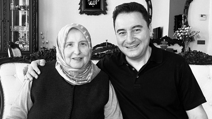 DEVA Partisi Genel Başkanı Ali Babacan annesini kaybetti