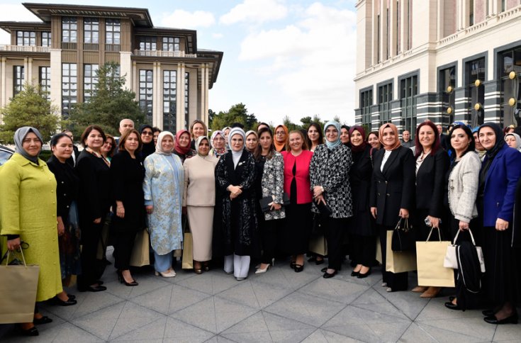 Emine Erdoğan, Toplum Kalkınmasında Gönül Elçileri Programı'na katıldı Emine Erdoğan, Toplum Kalkınmasında Gönül Elçileri Programı'na katıldı