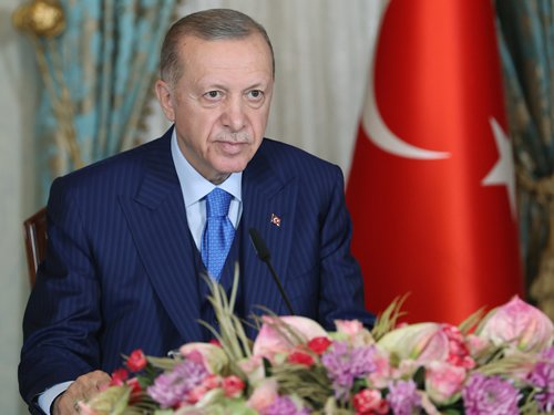 Erdoğan; BAE ile ticaret hacmimizi 25 milyar dolar seviyesine çıkaracağımıza inanıyorum Erdoğan; BAE ile ticaret hacmimizi 25 milyar dolar seviyesine çıkaracağımıza inanıyorum