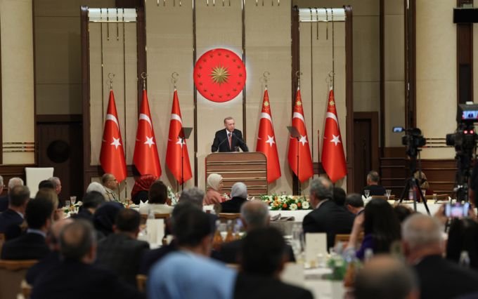 Erdoğan depremzedeleri Saray'da İftar'da ağırladı