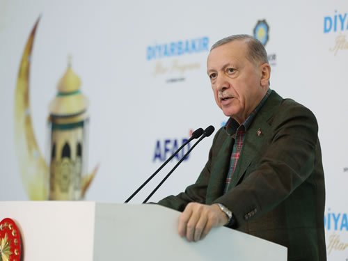 Erdoğan; Diyarbakır, son 40 yılda hiç olmadığı kadar huzur ve emniyet içindedir Erdoğan; Diyarbakır, son 40 yılda hiç olmadığı kadar huzur ve emniyet içindedir