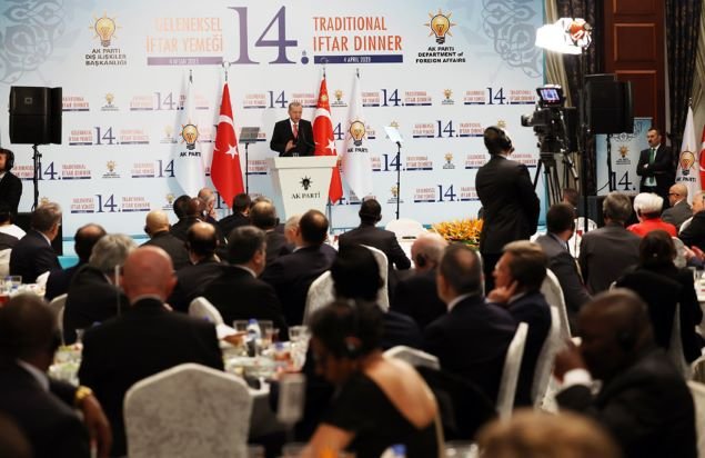 Erdoğan; 'Güçlüyü koruyan, zayıfın hakkını yok sayan, insanlığın kaderini beş ülkenin iki dudağı arasına hapseden mevcut nizam sürdürülebilir değildir'
