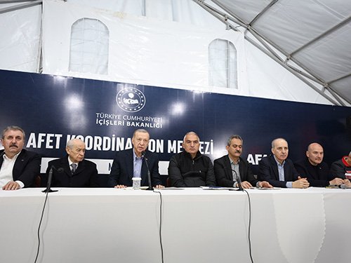 Erdoğan, Malatya'da konuştu; 'Her türlü ihtiyaçlarının karşılanmasında depremzedelerimizin yanındayız' Erdoğan, Malatya'da konuştu; 'Her türlü ihtiyaçlarının karşılanmasında depremzedelerimizin yanındayız'