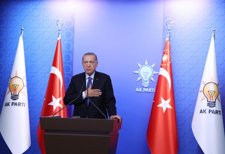 Erdoğan, partisinin il başkanları, milletvekilleri, belediye başkanları ve milletvekili adaylarına canlı bağlantıyla seslendi; Karadeniz Tahıl Koridoru Anlaşması’nın iki ay daha uzatılmasına karar verildi