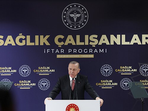 Erdoğan, sağlık çalışanlarıyla iftarda buluştu
