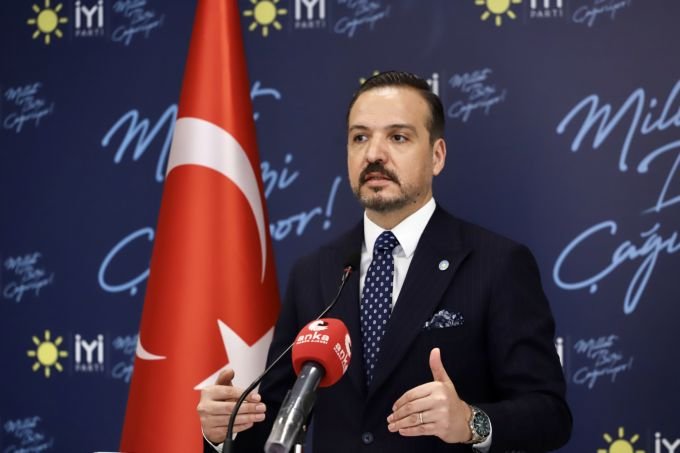 Hamza Dağ’ın 'İYİ Parti’nin yeri PKK ve FETÖ’nün yanı değildir' açıklamasına İYİ Parti'den tepki Hamza Dağ’ın 'İYİ Parti’nin yeri PKK ve FETÖ’nün yanı değildir' açıklamasına İYİ Parti'den tepki