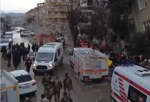Hatay, Defne'de 6.4 ve Samandağ'da 5.8'lik iki deprem oldu 6 kişi hayatını kaybetti Hatay, Defne'de 6.4 ve Samandağ'da 5.8'lik iki deprem oldu 6 kişi hayatını kaybetti