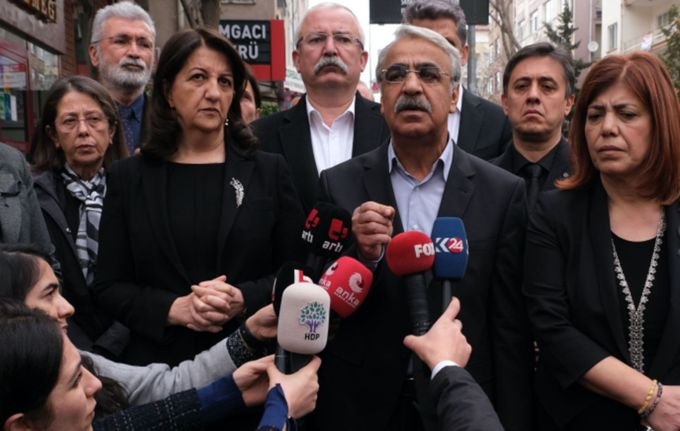 HDP; 'Depremin 40'ıncı günüde yitirdiklerimizi anıyoruz, Sel felaketini yaşayan halkımızı ziyaret ediyoruz'