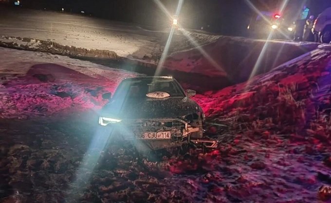 HDP’li Meral Danış Beştaş trafik kazası geçirdi HDP’li Meral Danış Beştaş trafik kazası geçirdi