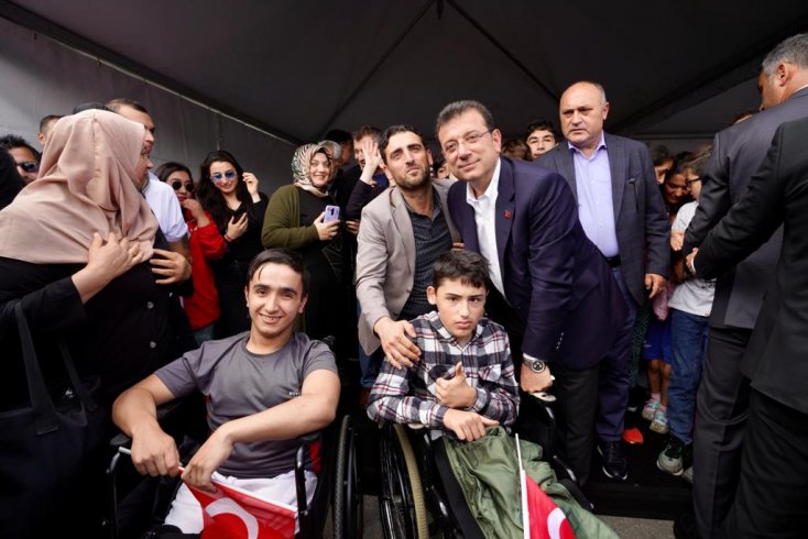 İmamoğlu, ‘Engelliler haftası spor şölenine katıldı İmamoğlu, ‘Engelliler haftası spor şölenine katıldı