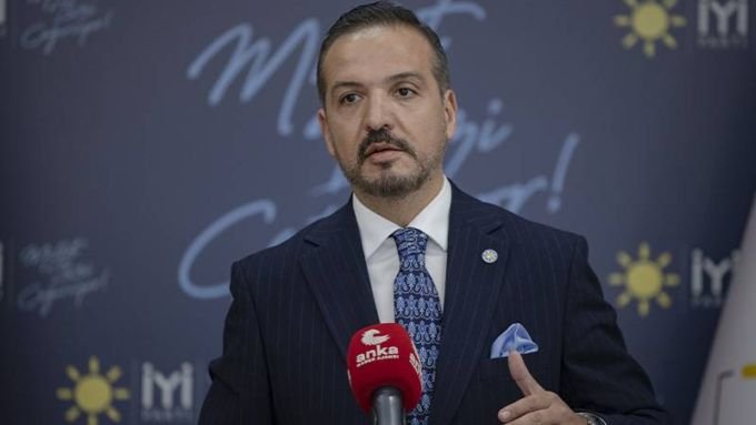 İYİ Parti Sözcüsü Zorlu; 'Sinan Ateş’e yapılan saldırının gerçekleri nasıl karanlıkta kalmışsa, dün partimize yapılan saldırı da benzer bir anlayışla karşı karşıya kalmıştır' İYİ Parti Sözcüsü Zorlu; 'Sinan Ateş’e yapılan saldırının gerçekleri nasıl karanlıkta kalmışsa, dün partimize yapılan saldırı da benzer bir anlayışla karşı karşıya kalmıştır'