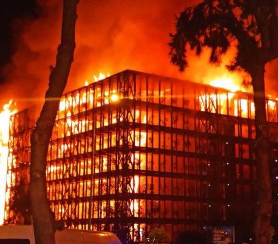 İzmir Narlıdere Lüks Folkart sitesinde yangın çıktı