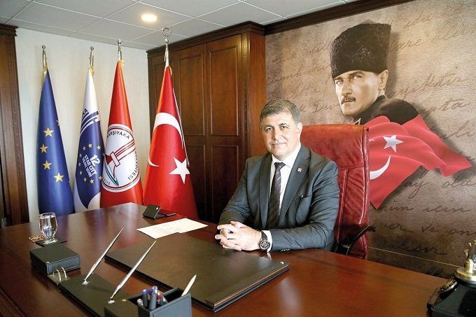 Karşıyaka Belediye Başkanı Dr. Cemil Tugay'dan Karşıyaka stadı açıklaması; 'bakan bey bize buraya kaynak ayıramayacaklarını ve yapamayacaklarını söyledi' Karşıyaka Belediye Başkanı Dr. Cemil Tugay'dan Karşıyaka stadı açıklaması; 'bakan bey bize buraya kaynak ayıramayacaklarını ve yapamayacaklarını söyledi'