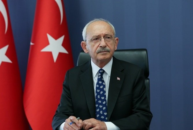 Kemal Kılıçdaroğlu'ndan 24 Kasım Öğretmenler Günü mesajı; '#24KasımdaMülakatsızYüzbin atama talebinin karşılanmasını hatırlatıyorum'