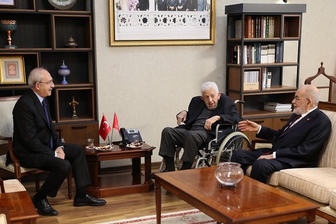 Kemal Kılıçdaroğlu'ndan, Saadet Partisine Başsağlığı ziyareti