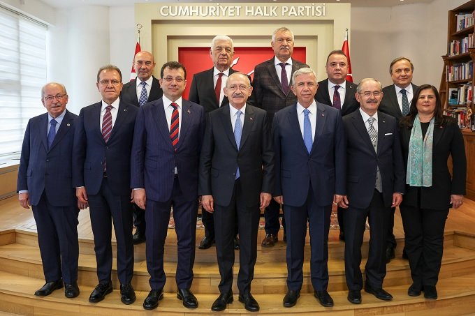 Kılıçdaroğlu, 10 Büyükşehir Belediye başkanını kabul etti