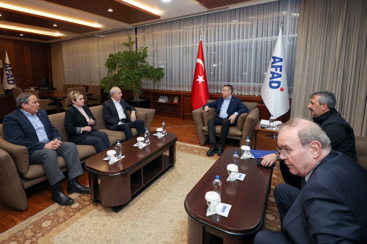 Kılıçdaroğlu, AFAD'ı ziyaret etti bilgi aldı
