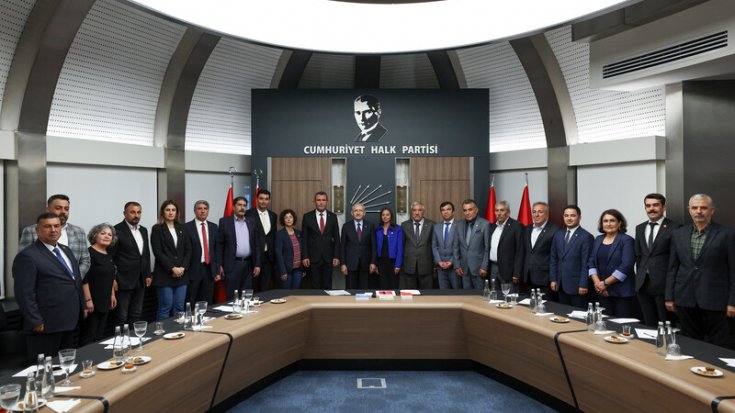 Kılıçdaroğlu, CHP Kırşehir İl Başkanı Şahin, İlçe Başkanları ve İl Yönetimini kabul etti