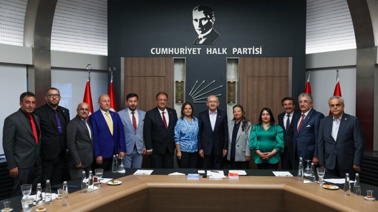 Kılıçdaroğlu, CHP Nevşehir İl Başkanı Yumuş, ilçe başkanları ve il yöneticilerini kabul etti