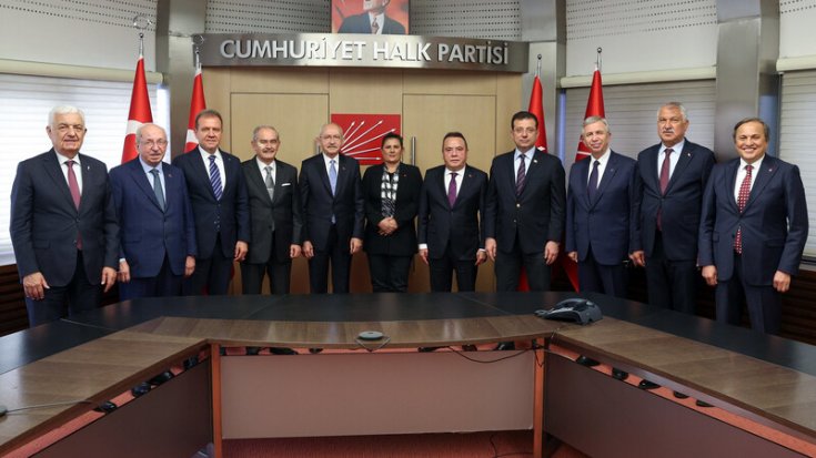Kılıçdaroğlu, CHP’li Büyükşehir Belediye Başkanlarını kabul etti