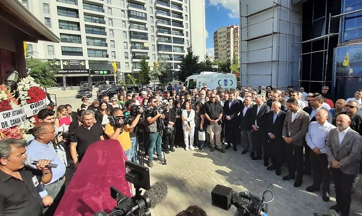 Kılıçdaroğlu, dayısı Hüseyin Gündüz’ün cenaze törenine katıldı