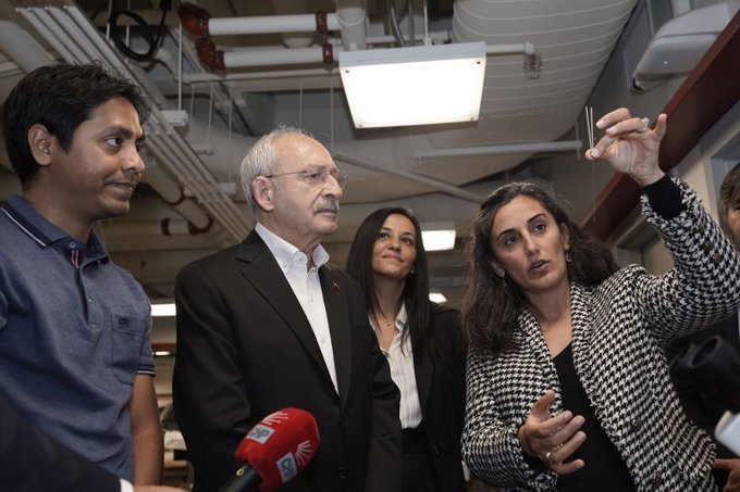 Kılıçdaroğlu; 'Dr. Canan Dağdeviren bizlere büyük bir onur yaşattı. Yürekten kutluyorum, sizinle gurur duyuyoruz hocam'