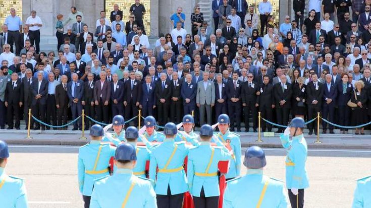 Kılıçdaroğlu, Eski Bakan Necmettin Cevheri'nin Cenaze Törenine Katıldı