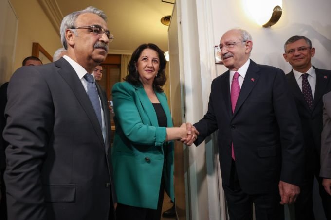 Kılıçdaroğlu, HDP eş başkanları ile görüştü; Kürt sorunun çözüm yeri meclistir Kılıçdaroğlu, HDP eş başkanları ile görüştü; Kürt sorunun çözüm yeri meclistir
