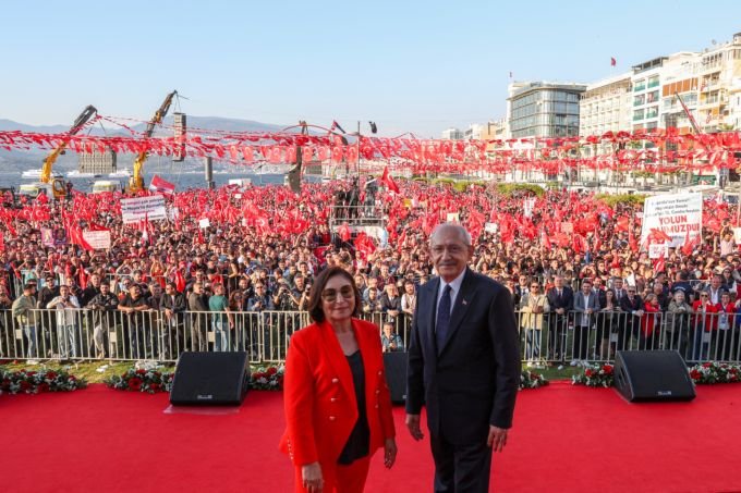 Kılıçdaroğlu Millet İttifakı İzmir mitinginde konuştu: 'Bu seçim ayrılmak değil kucaklaşmak, kavga değil barışmayı sağlama seçimidir'