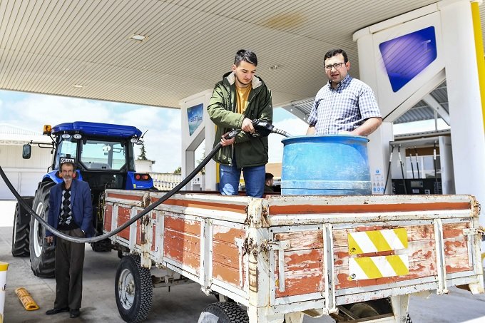 Mansur Yavaş; '17 bini aşkın üreticimize toplam 50 milyon lira tutarında mazot desteğinde bulunduk. Biz istiyoruz ki çiftçimiz üretsin, Ankara kalkınsın' Mansur Yavaş; '17 bini aşkın üreticimize toplam 50 milyon lira tutarında mazot desteğinde bulunduk. Biz istiyoruz ki çiftçimiz üretsin, Ankara kalkınsın'