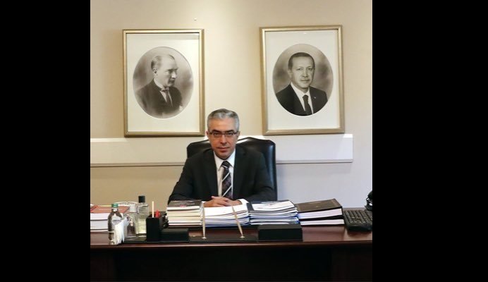 Mehmet Uçum: Aynı kişinin hem cumhurbaşkanı yardımcısı hem belediye başkanı olması, anayasanın açık ihlalidir