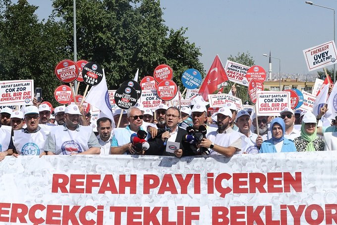 Memur-Sen 81 İlden Hükümete Seslendi 'Refah Payı İçeren Gerçekçi Teklif Bekliyoruz'