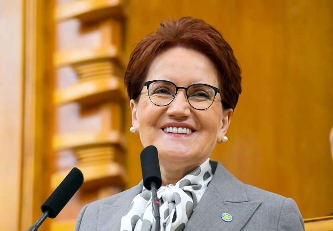 Meral Akşener; 20 yıldır ülkemizi esir alan bu adaletsiz düzeni; milletimizle birlikte, sandıkta değiştireceğiz!