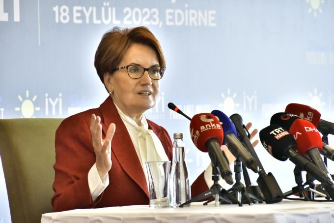 Meral Akşener: 'Seçim kazanılsın diye zehir içtim' Meral Akşener: 'Seçim kazanılsın diye zehir içtim'