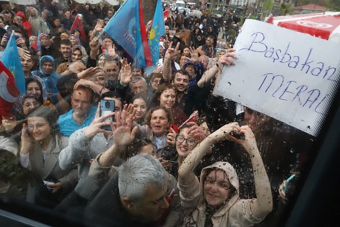 Meral Akşener Sinop'ta konuştu; Oy vererek birinci parti yapacaksınız; Ben de kimseyle pazarlık etmeden önce bu ucube sistem değişecek sonra başbakan olacağım!