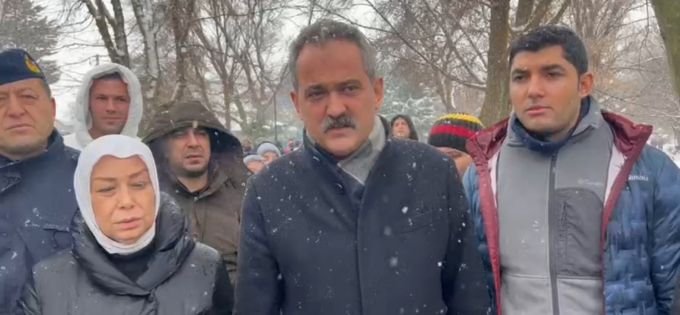 Milli Eğitim Bakanı Mahmut Özer, öğretime verilen ara 20 Şubat'a kadar uzatıldı