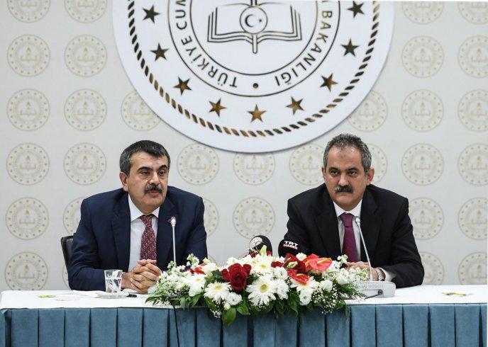 Milli Eğitim Bakanı Prof. Dr. Yusuf Tekin görevi Mahmut Özer'den devir aldı Milli Eğitim Bakanı Prof. Dr. Yusuf Tekin görevi Mahmut Özer'den devir aldı