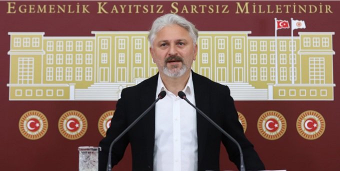 Murat Çepni; 'Kentsel dönüşüm adil olmalıdır. Yoksul halkın daha da yoksullaşmasına yol açmamalıdır' Murat Çepni; 'Kentsel dönüşüm adil olmalıdır. Yoksul halkın daha da yoksullaşmasına yol açmamalıdır'