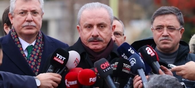 Mustafa Şentop, Cumhurbaşkanı'nın seçim kararı almasıyla Meclis'in feshedileceği tartışmalarının 'saçma' olduğunu söyledi
