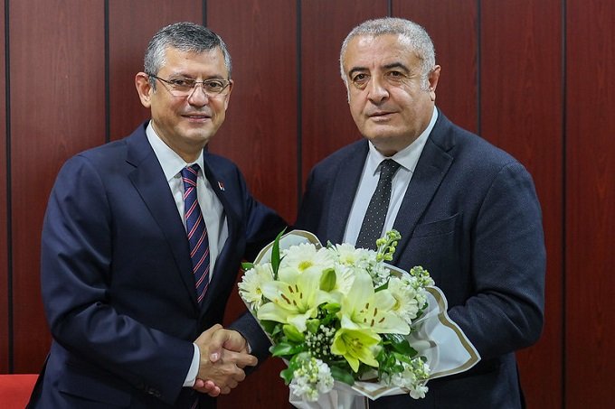 Özgür Özel, Hacı Bektaş Veli Anadolu Kültür Vakfı Genel Merkezini ziyaret etti