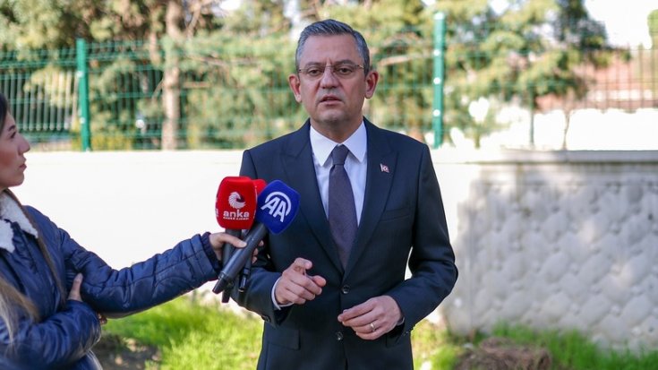 Özgür Özel’den bildiri açıklaması: 'Öyle yağma yok; iktidara destek bekleyenler, hiç beklemesinler' Özgür Özel’den bildiri açıklaması: 'Öyle yağma yok; iktidara destek bekleyenler, hiç beklemesinler'