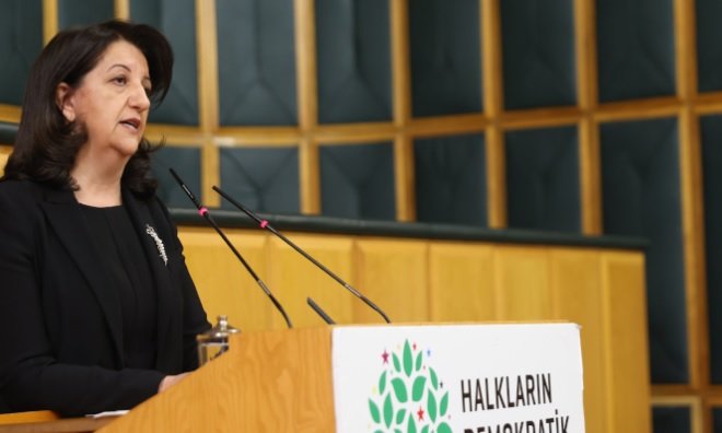 Pervin Buldan; İtibardan tasarruf etmeyen ama çadırdan, yardımlardan tasarruf eden bir anlayışın yol açtığı insani felaketi ve yıkımı, ülke olarak birlikte yaşıyoruz!