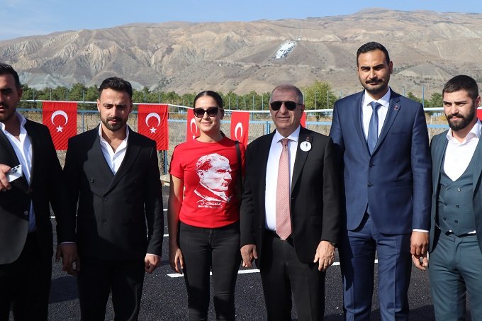 Prof. Dr. Ümit Özdağ, Cumhuriyetimizin 100. yılını Erzincan’da kutladı