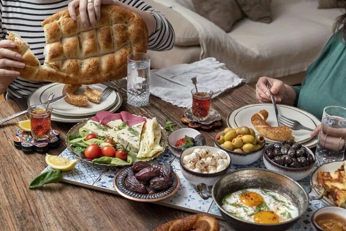 Sağlıklı bir Ramazan için mutlaka sahura kalkılmalı Sağlıklı bir Ramazan için mutlaka sahura kalkılmalı
