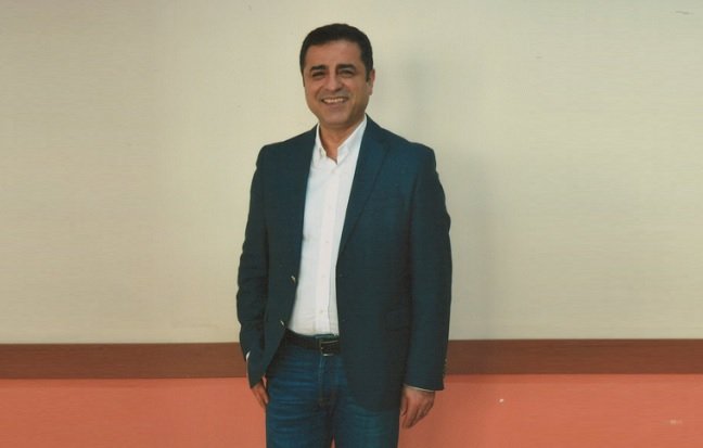Selahattin Demirtaş; 'Aktif politikayı bu aşamada bırakıyorum' Selahattin Demirtaş; 'Aktif politikayı bu aşamada bırakıyorum'