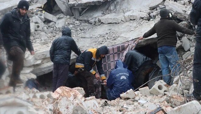 Suriye'yi de etkileyen 7,7'lik depremde. en az 968 ölü, binlerce yaralı var!