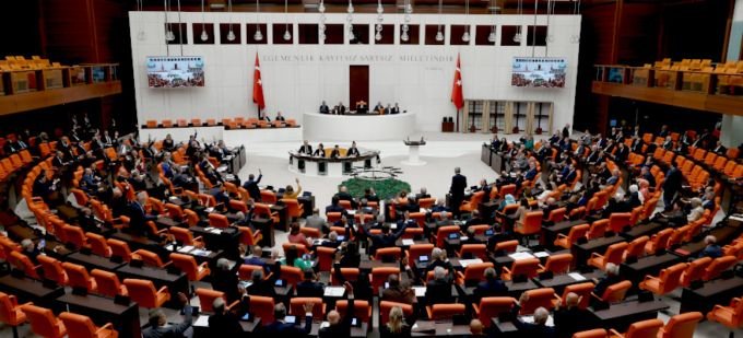 Tarım ve orman alanlarında düzenleme yapan kanun teklifinin ilk bölümünün 3 maddesi TBMM genel kurulunda kabul edildi Tarım ve orman alanlarında düzenleme yapan kanun teklifinin ilk bölümünün 3 maddesi TBMM genel kurulunda kabul edildi